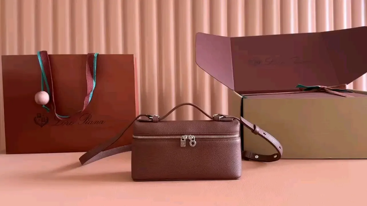 💋💋💋【Original leather configuration counter complete package】 𝐋𝐨𝐫𝐨 𝐏𝐢𝐚𝐧@ Extra pocket L19 series handbag/crossbody bag📦